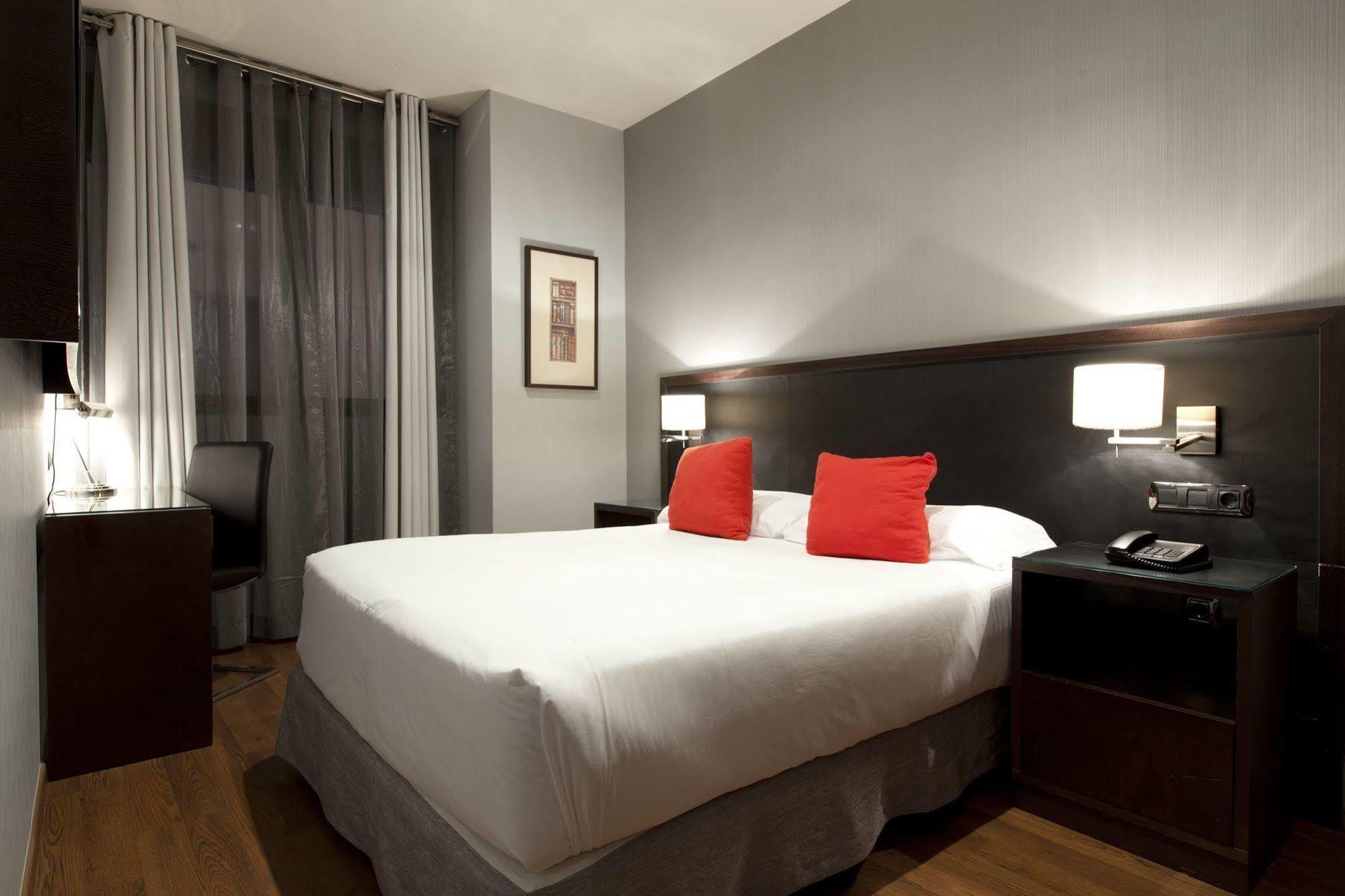Suites Center Barcelona Zewnętrze zdjęcie